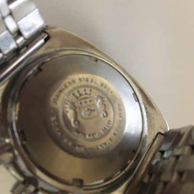 La brocante vintage french art à Castres met en vente cette superbe montre vintage : Sicura chrono homme 1960/1969 bracelet d’origine boîtier 41mm très bon état de marche et en excellent état.