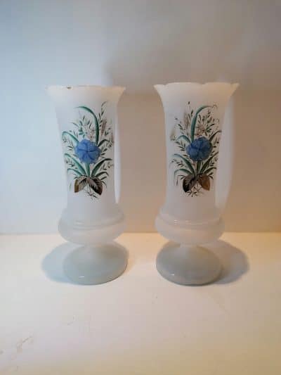 Paire vase en opaline blanche du XIXème siècle brocante castres a vendre
