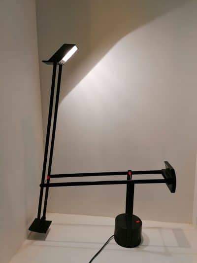 Vue opposée de la lampe vintage de bureau Tizio par Richard Sapper pour Artemide | brocante en ligne | Antiquaire à Castres