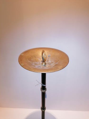 Cendrier sur pied par Jacques Adnet